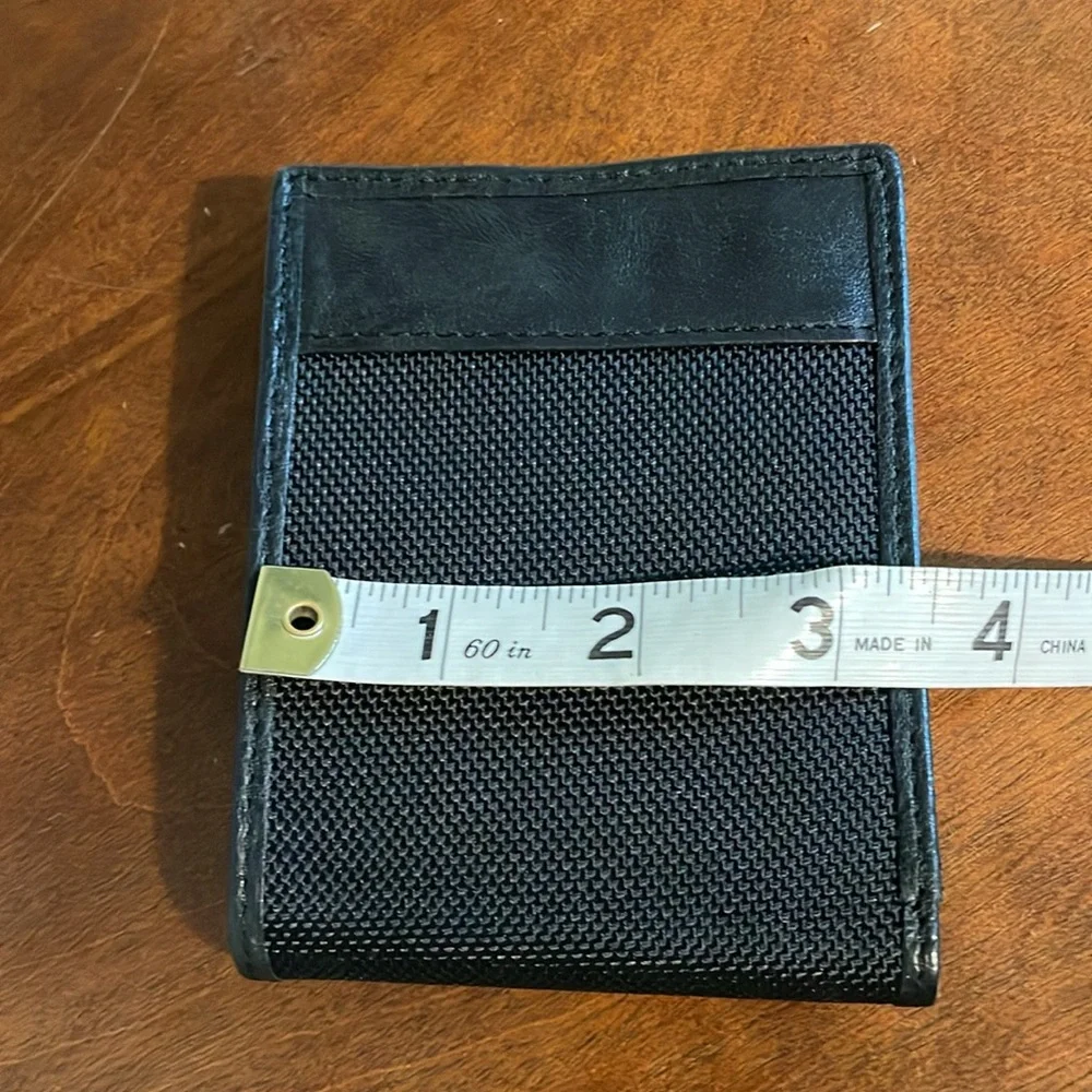 Travelon Genuine Leather Men’s Black Rugged Fold Wallet